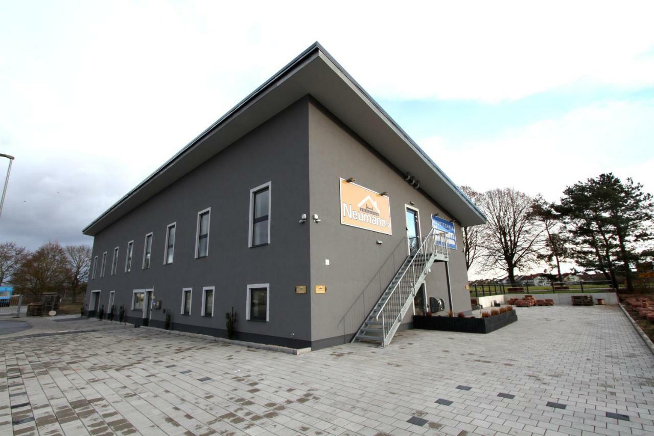 Neumann'S Uebernachten Plankstadt Exterior photo